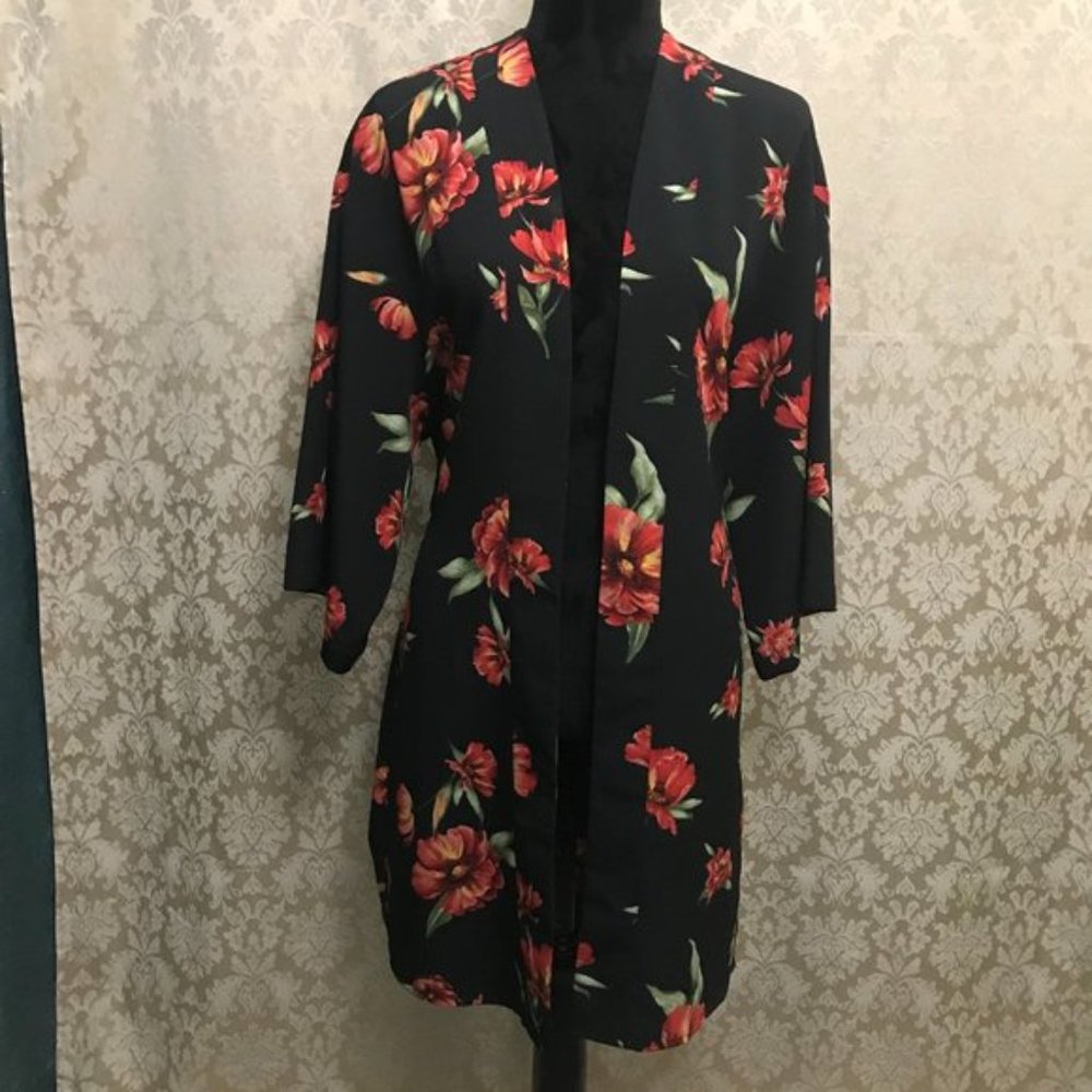 FOREVER 21 BLCK Kimono NEW.